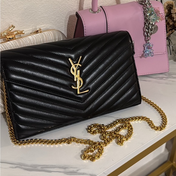 2025 Yves Saint Laurent CASSANDRE CHAIN WALLET IN LAMBSKIN, Black & Gold - Picture 1 of 8